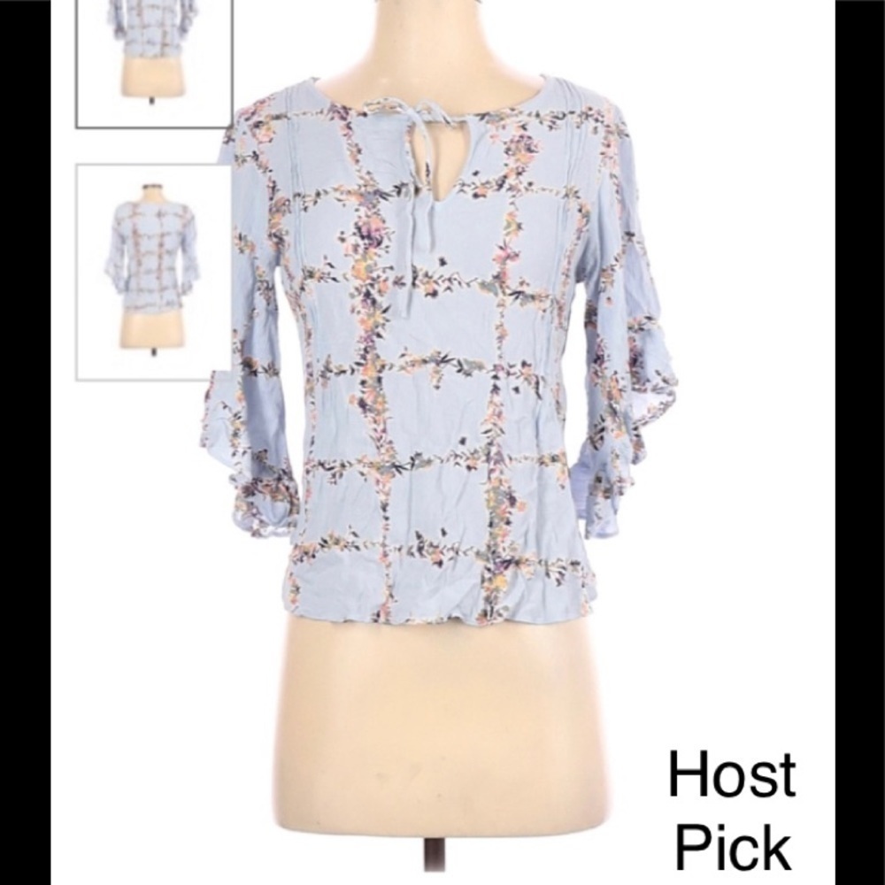 HOST PICK Lauren Conrad 3/4 sleeve blue floral blouse M